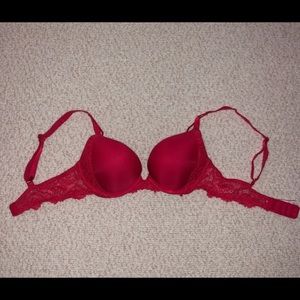 SOLD Victoria’s Secret  Push-up Bra 32B NWOT